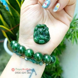 Vòng tay và mặt dây chuyền cá chép ngọc bích