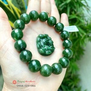 Vòng tay và mặt dây chuyền cá chép ngọc bích