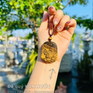 Mặt dây chuyền hình cọp