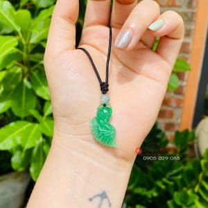 Mặt dây chuyền hồ ly ôm hoa