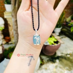 Mặt dây chuyền trụ thạch anh