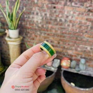 Nhẫn đá ngọc bích bọc vàng