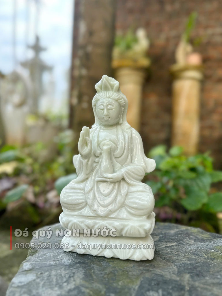 Tượng Phật quan âm bằng đá