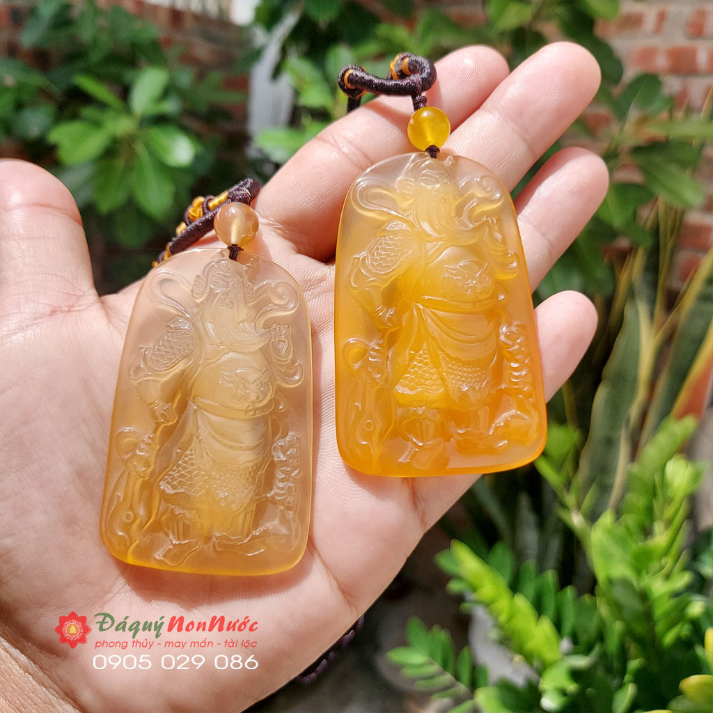 Mặt dây chuyền Quan công bằng đá