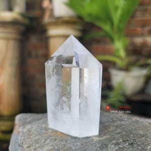 Trụ đá thạch anh