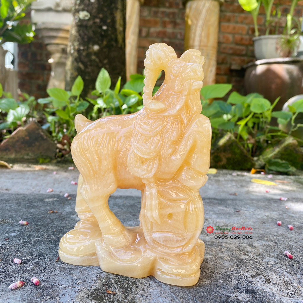 Tượng dê đá ngọc
