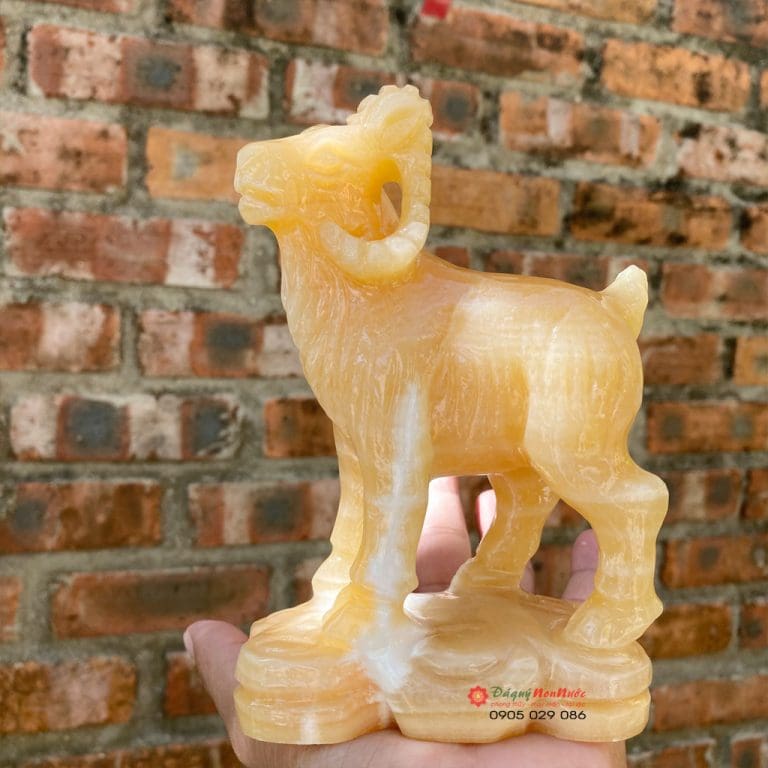 Tượng dê đá phong thủy cho người tuổi mùi