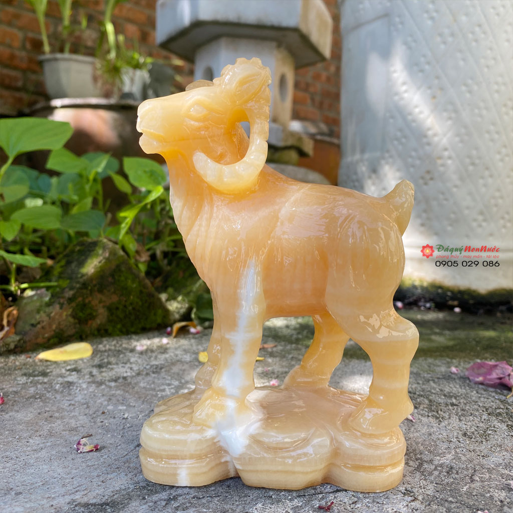 Tượng dê đá phong thủy cho người tuổi mùi