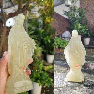 Tượng đức mẹ ban ơn