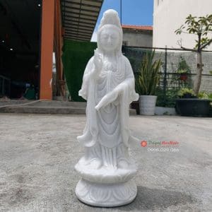 Tượng quan âm bồ tát đứng đài sen
