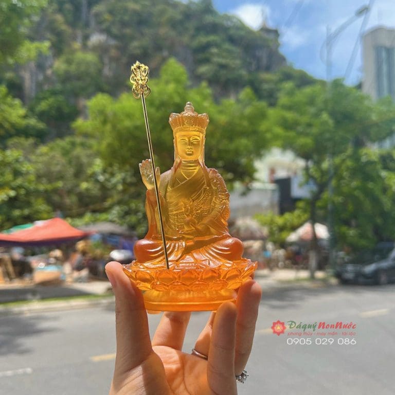 Tượng Phật địa tạng đá lưu ly