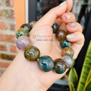 Vòng tay băng ngọc thủy tảo lên huyết