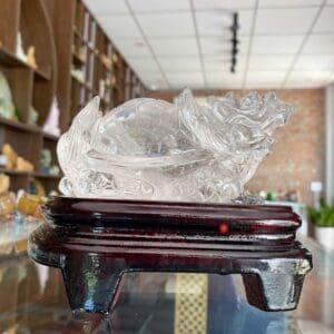 Long quy đá thạch anh