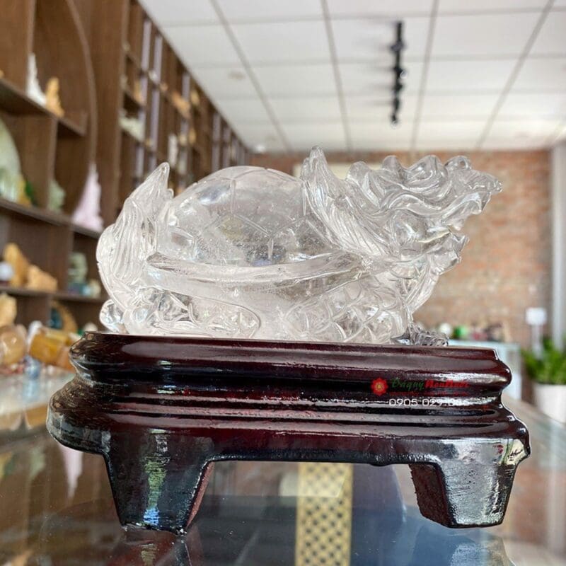 Long quy đá thạch anh