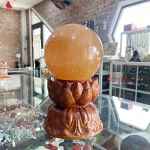 Quả cầu đá phong thủy mệnh kim