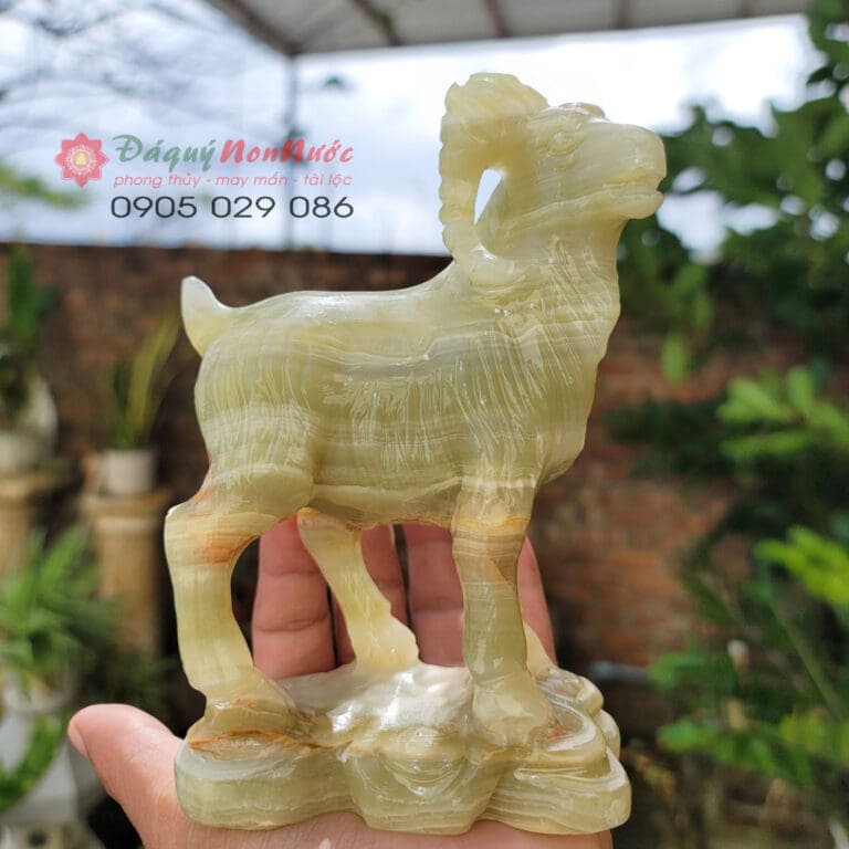 Tượng dê đá tuổi mùi