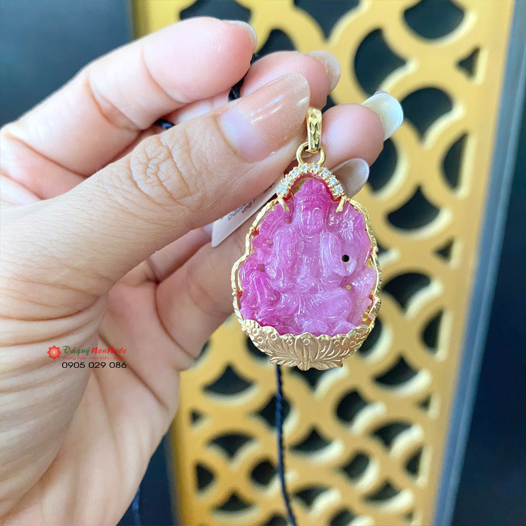 Mặt dây chuyền Quan âm bồ tát đá Ruby 1 Mặt dây chuyền Quan âm bồ tát đá Ruby