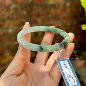 Vòng nguyên khối bản đũa ngọc Jadeite