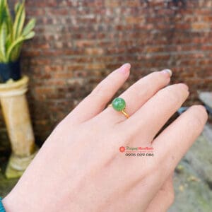 Nhẫn vàng đính ngọc bích