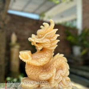 Rồng dâng thỏi vàng