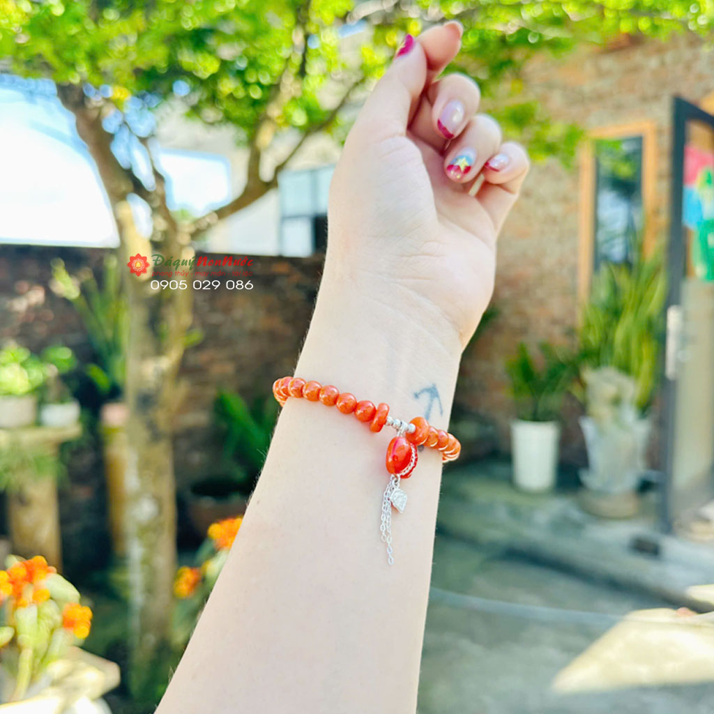Vòng tay đá ngọc huyết 2 da ngoc huyet