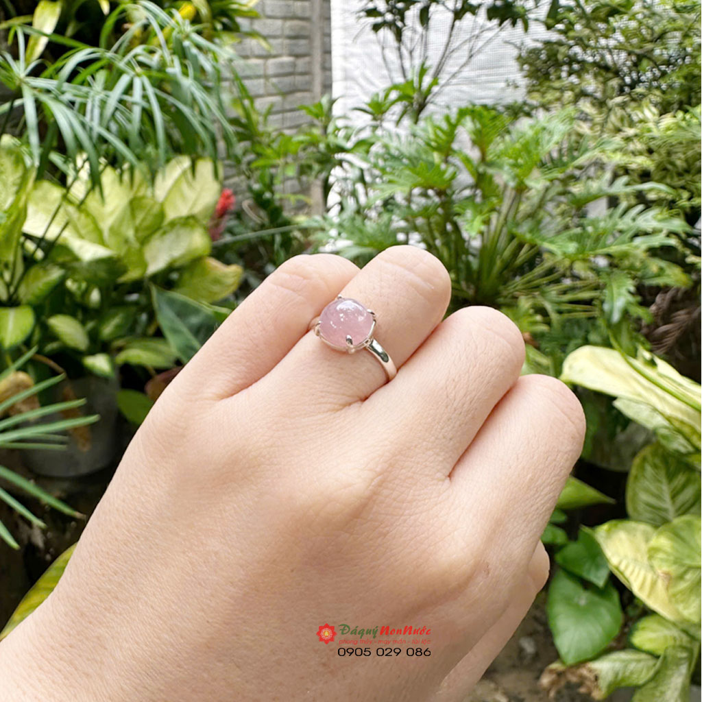 Nhẫn bạc thạch anh hồng 4 nhan 2