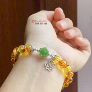 Vòng tay đá hổ phách