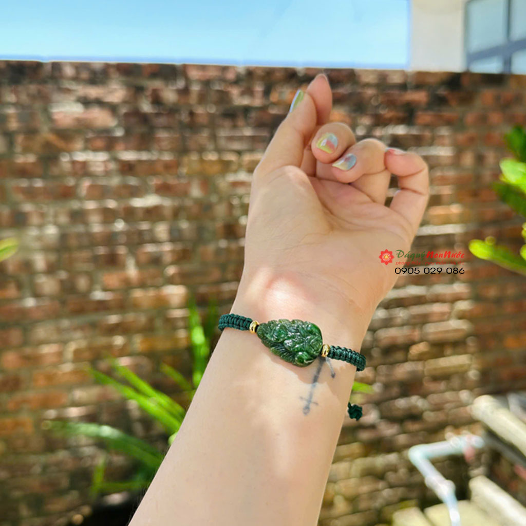 Vòng tay đan hồ ly chúa ngọc bích