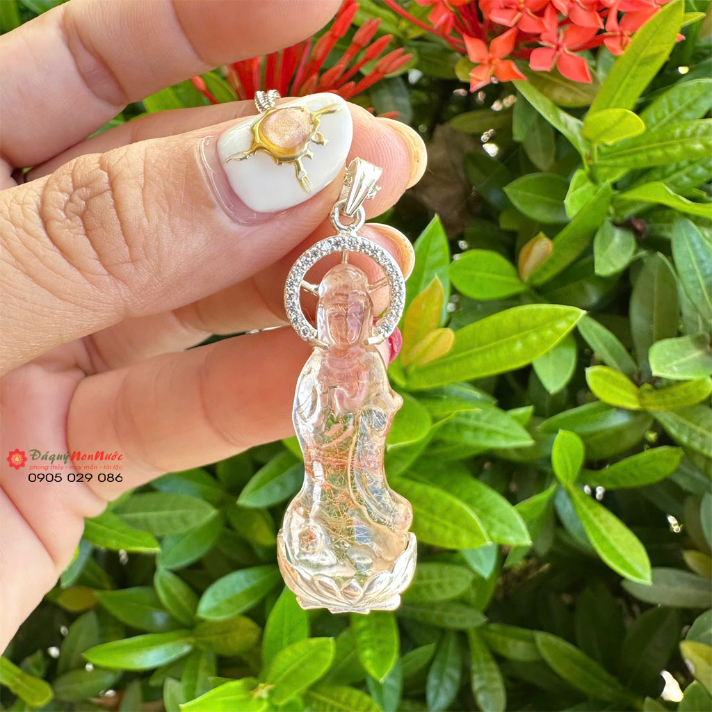 Mặt dây chuyền quan âm đứng thạch anh tóc nâu 5 mat day chuyen quan am4