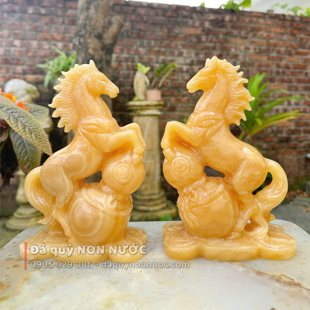 Tượng ngựa đá