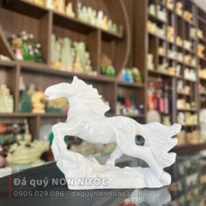 Tượng ngựa đá