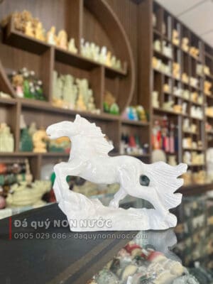 Tượng ngựa đá