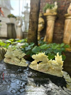Cặp rồng đá ngọc