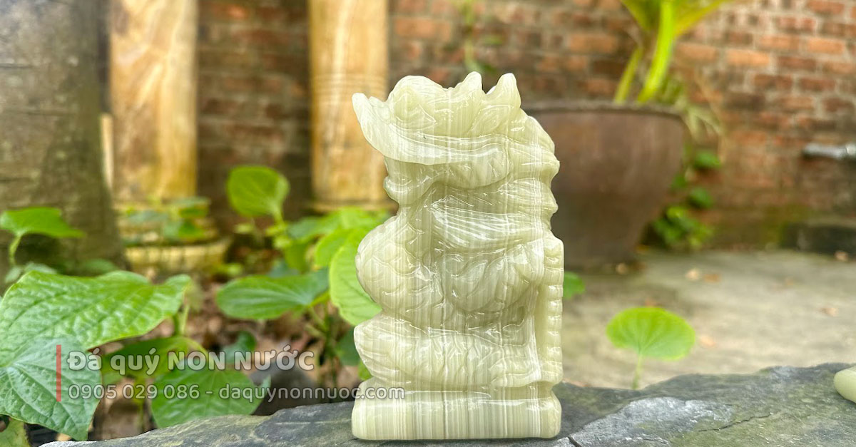 Tượng rồng phong thủy 1 Tượng Rồng đá ngọc