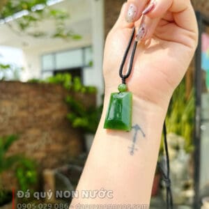 Vô sự bài đá ngọc bích