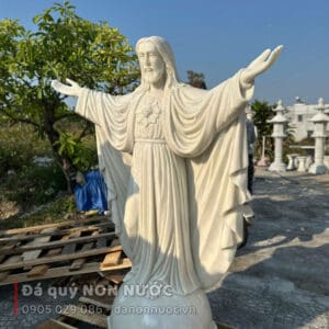 Tượng Chúa giang tay